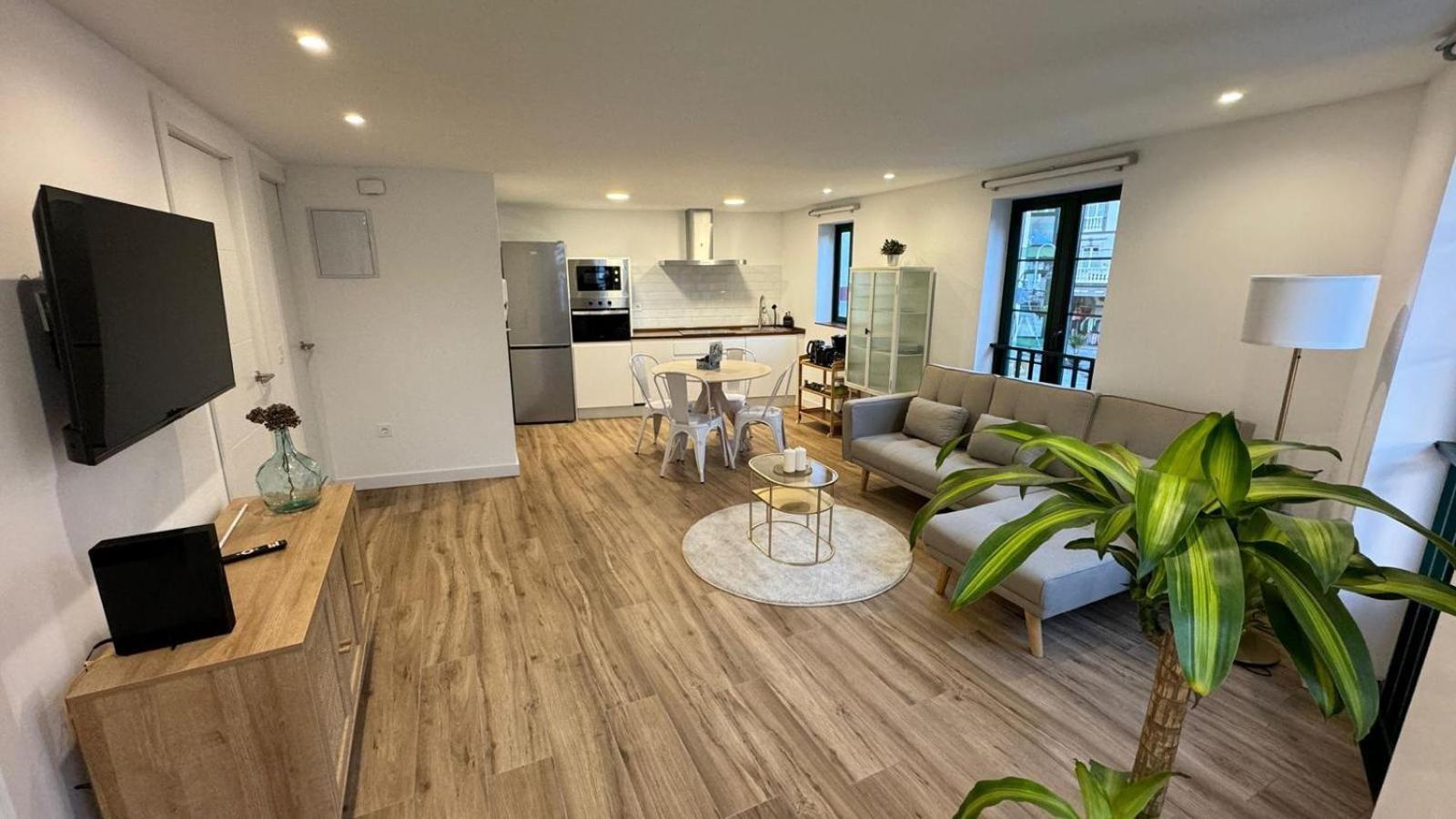 Apartamentos Urbanin II Plaza De San Pedro Cudillero Luaran gambar